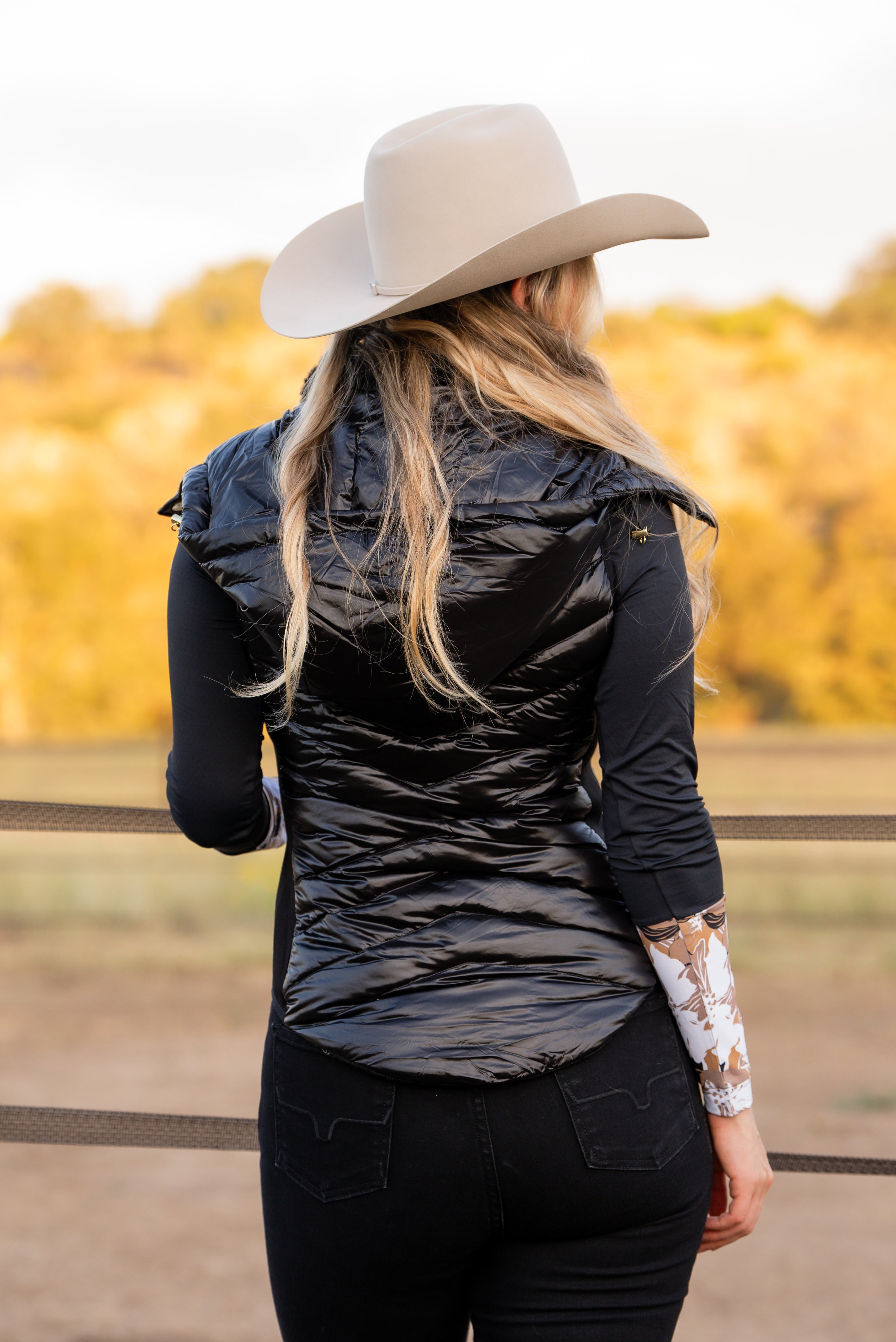 The Kat Vest. (Detachable hood) – Novella Equestrian